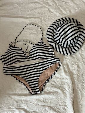 Black and White Striped Bikini Set with Matching Hat